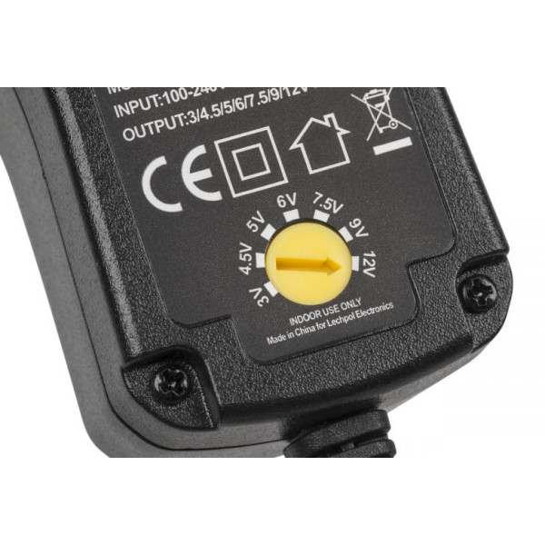 Zasilacz stabilizowany z regulacją 3V-12V, 1000mA 6 wtyków /URZ1153/ 1575